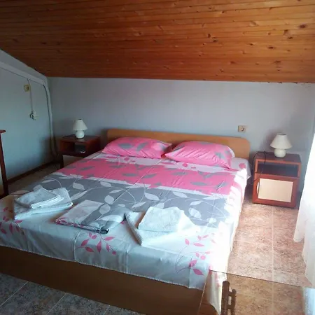 Sluncho Guest house *