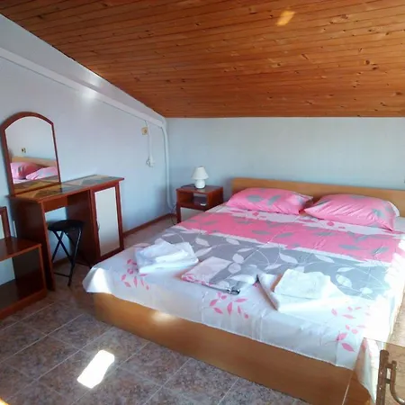Sluncho Guest house *